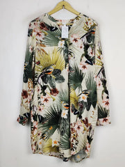 Buy online pre-used pre-loved 100% authentic & Original branded H&M (SWT-5155) available in Pakistan. Top international brands avilable.