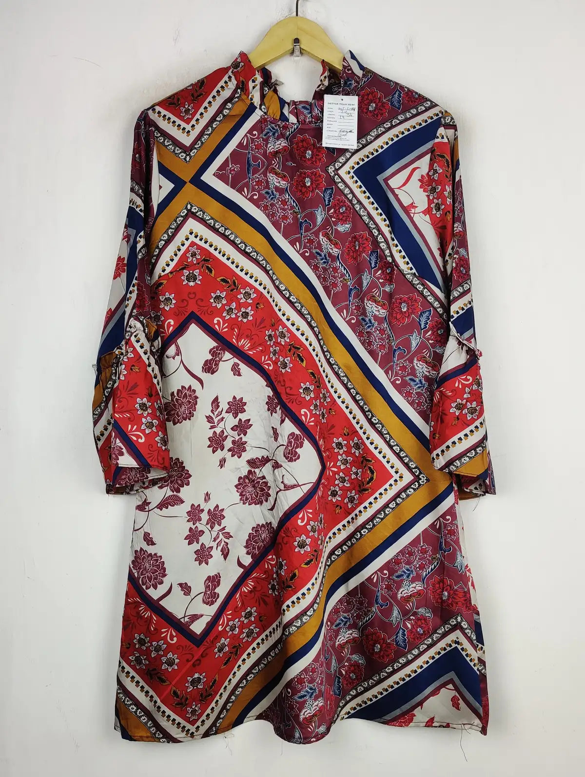 Buy online pre-used pre-loved 100% authentic & Original branded Girls On Film (SWT-5184) available in Pakistan. Top international brands avilable.