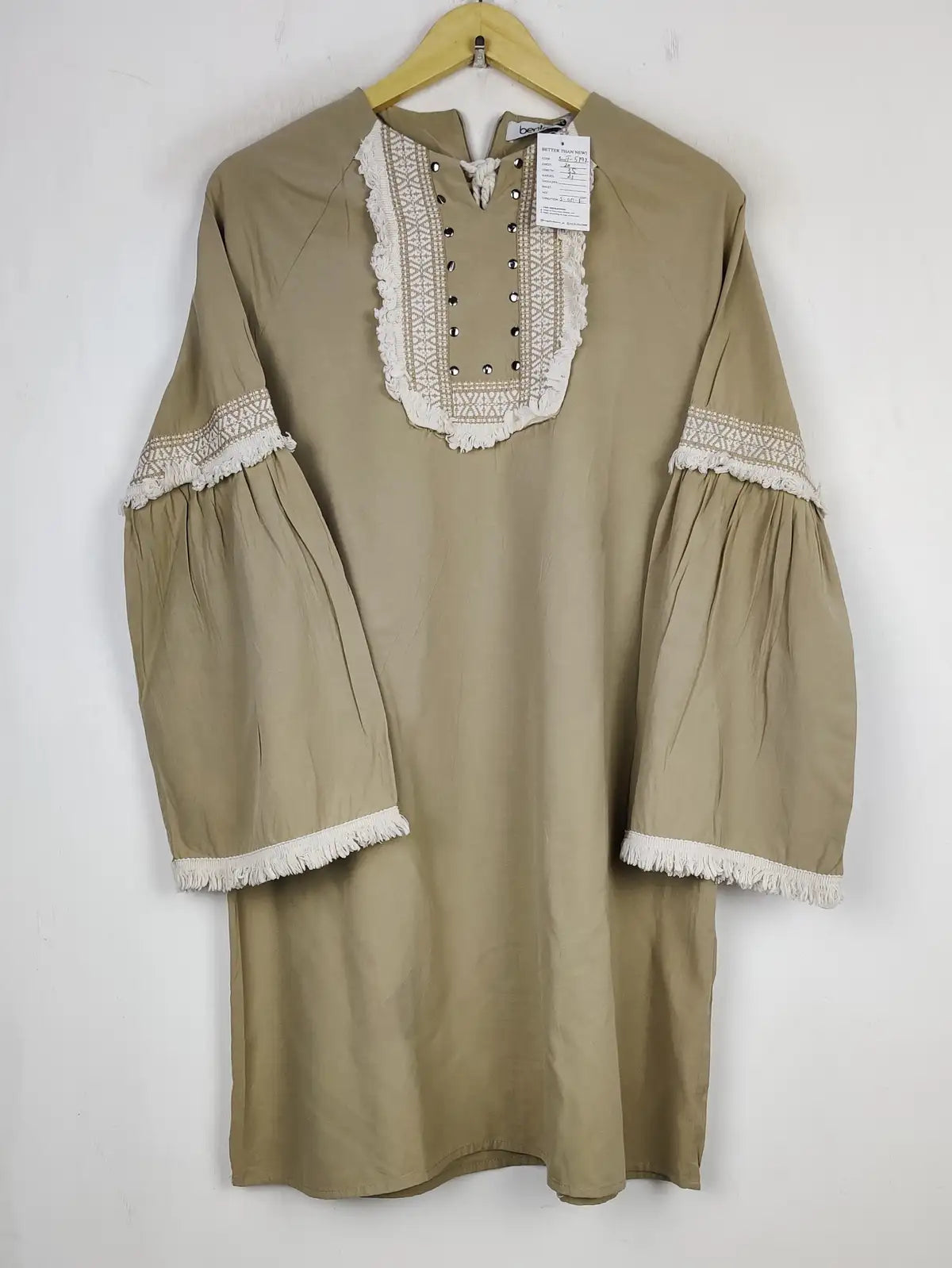 Buy online pre-used pre-loved 100% authentic & Original branded Benin (SWT-5192) available in Pakistan. Top international brands avilable.