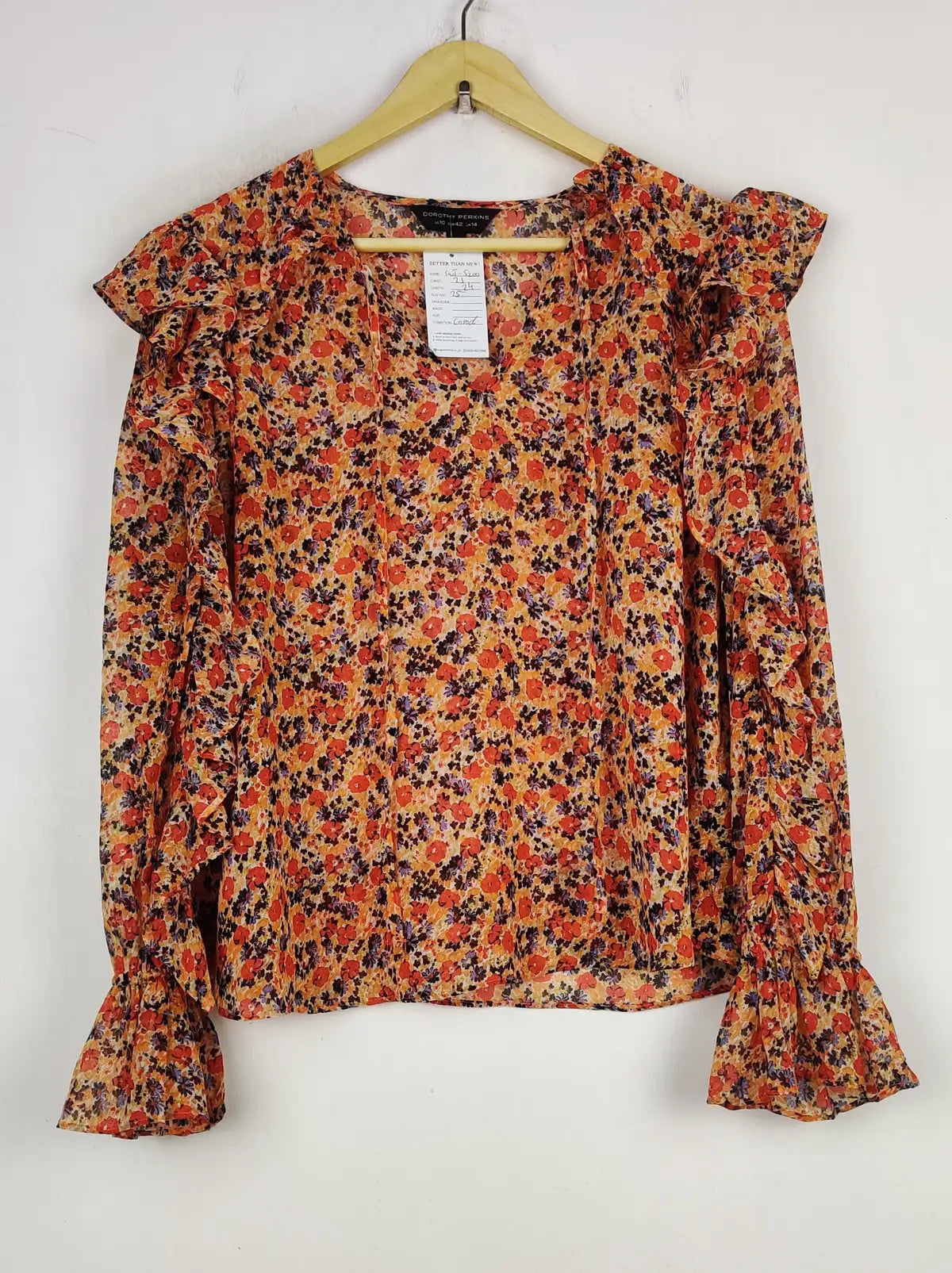Buy online pre-used pre-loved 100% authentic & Original branded Dorothy Perkins (SWT-5200) available in Pakistan. Top international brands avilable.