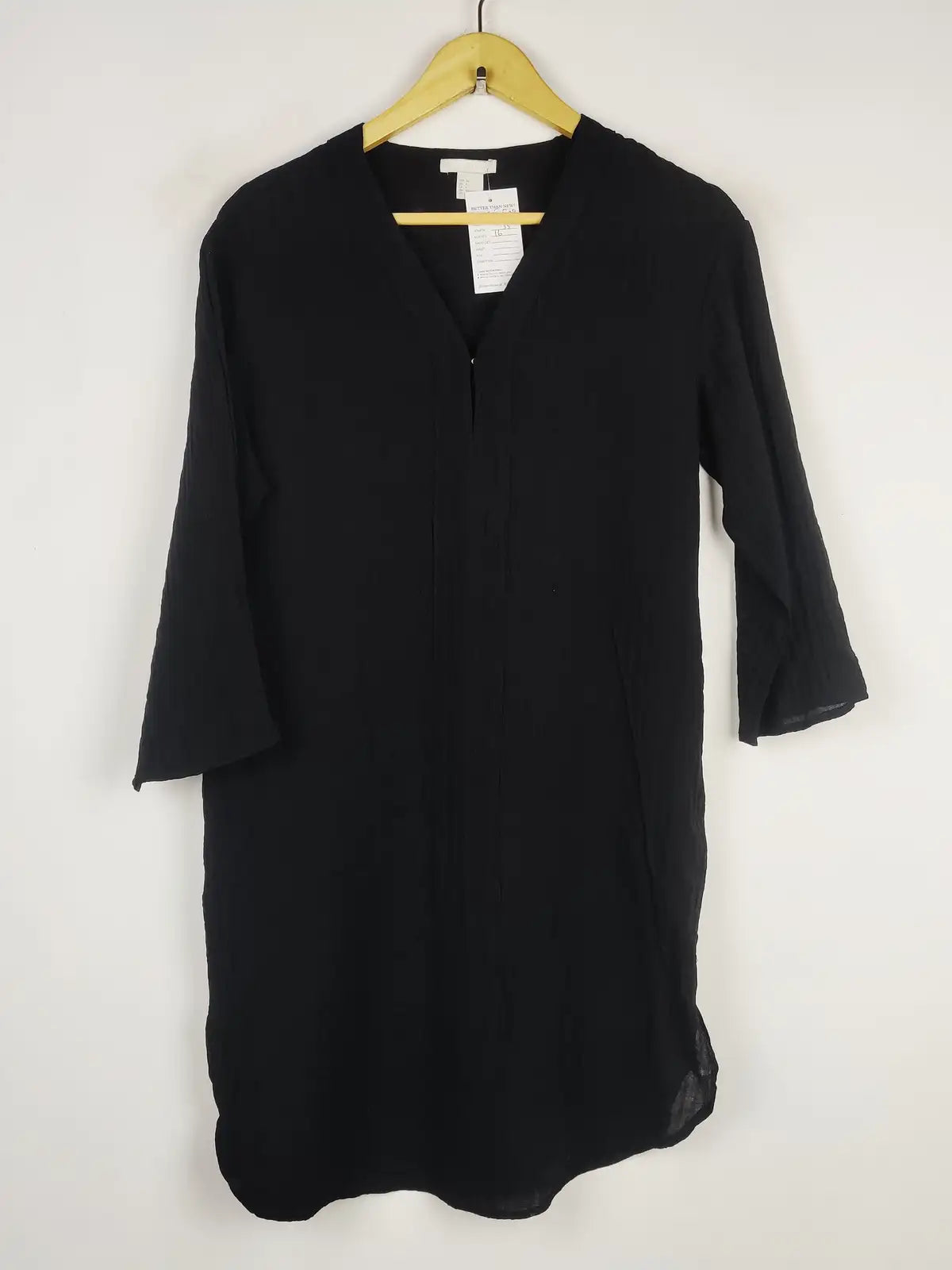 Buy online pre-used pre-loved 100% authentic & Original branded H&M (SWT-5208) available in Pakistan. Top international brands avilable.