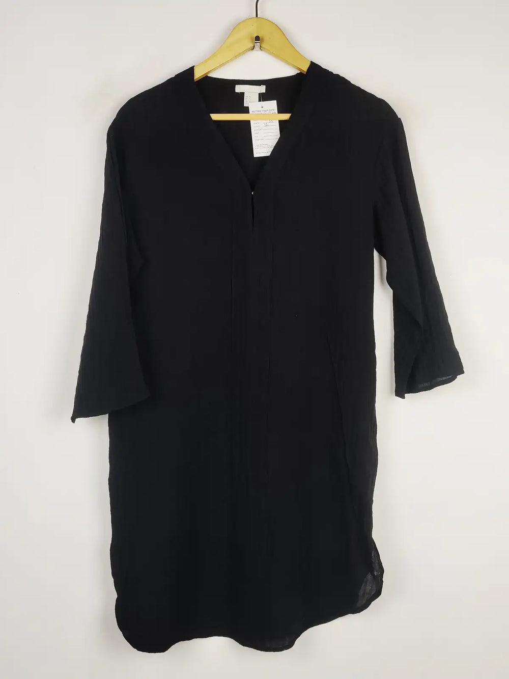 Buy online pre-used pre-loved 100% authentic & Original branded H&M (SWT-5208) available in Pakistan. Top international brands avilable.