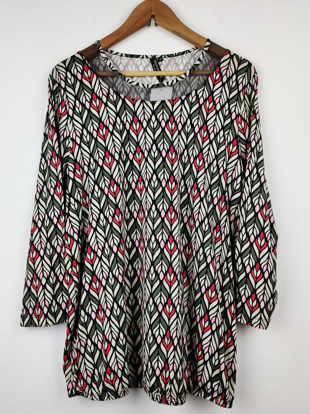 Buy online pre-used pre-loved 100% authentic & Original branded Signnature (SWT-523) available in Pakistan. Top international brands avilable.