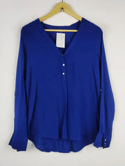 Buy online pre-used pre-loved 100% authentic & Original branded F&F (SWT-5241) available in Pakistan. Top international brands avilable.