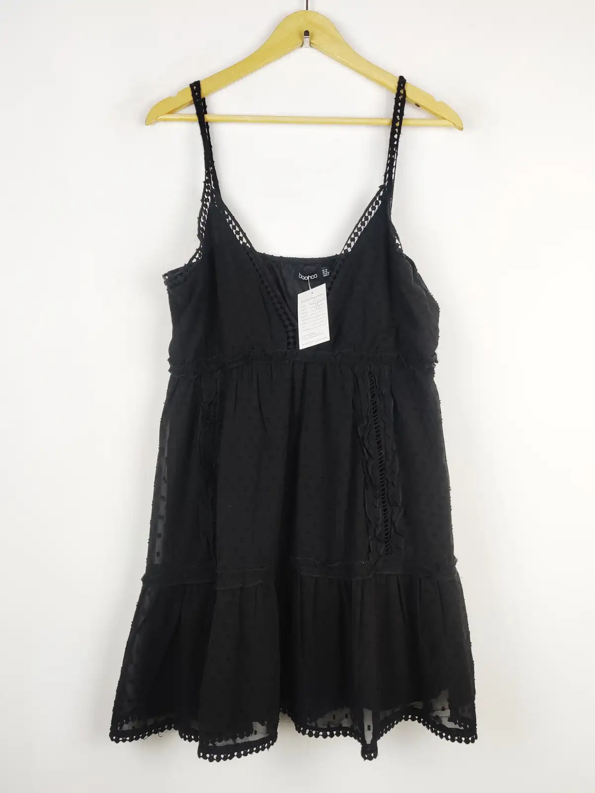 Buy online pre-used pre-loved 100% authentic & Original branded Boohoo (SWT-5244) available in Pakistan. Top international brands avilable.