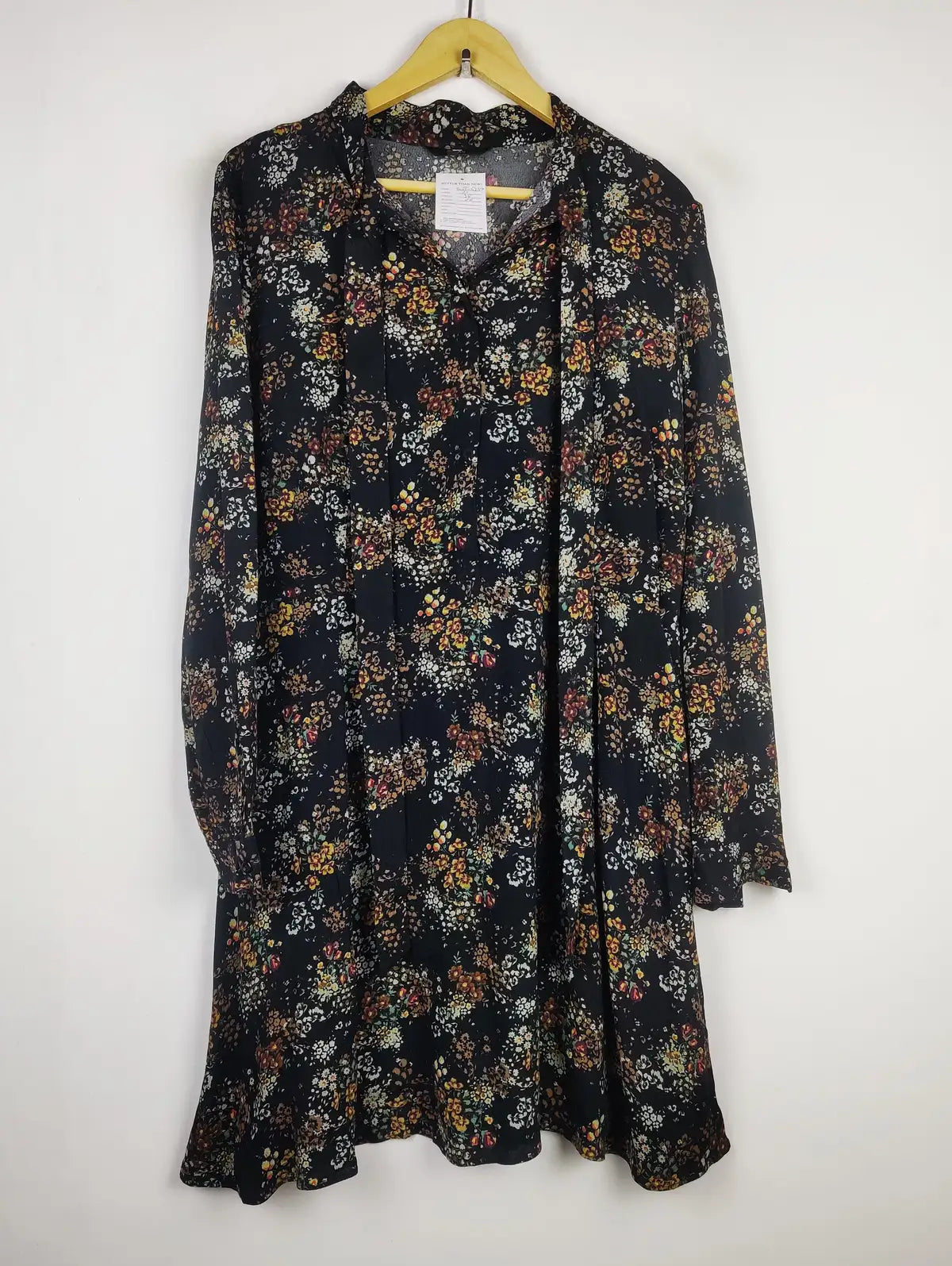 Buy online pre-used pre-loved 100% authentic & Original branded Next (SWT-5249) available in Pakistan. Top international brands avilable.