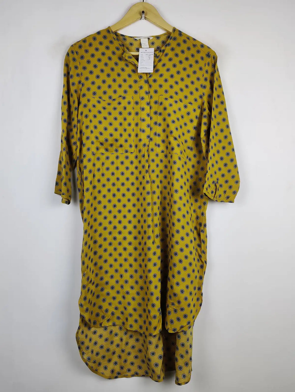 Buy online pre-used pre-loved 100% authentic & Original branded H&M (SWT-5280) available in Pakistan. Top international brands avilable.