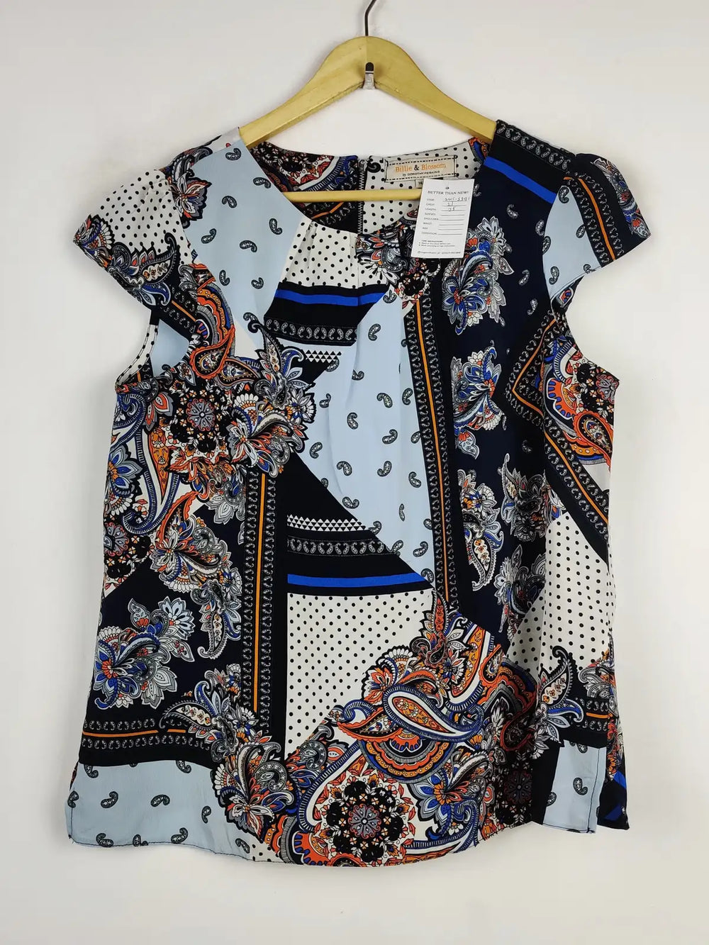 Buy online pre-used pre-loved 100% authentic & Original branded Billie Blossom (SWT-5391) available in Pakistan. Top international brands avilable.
