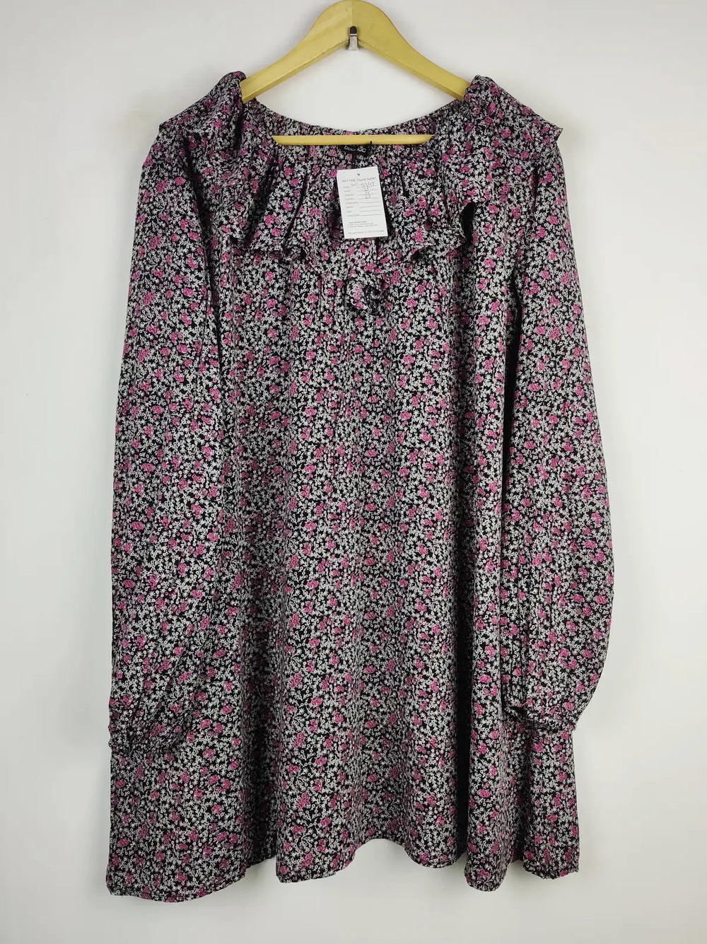 Buy online pre-used pre-loved 100% authentic & Original branded Boohoo (SWT-5397) available in Pakistan. Top international brands avilable.