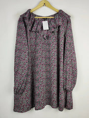 Buy online pre-used pre-loved 100% authentic & Original branded Boohoo (SWT-5397) available in Pakistan. Top international brands avilable.