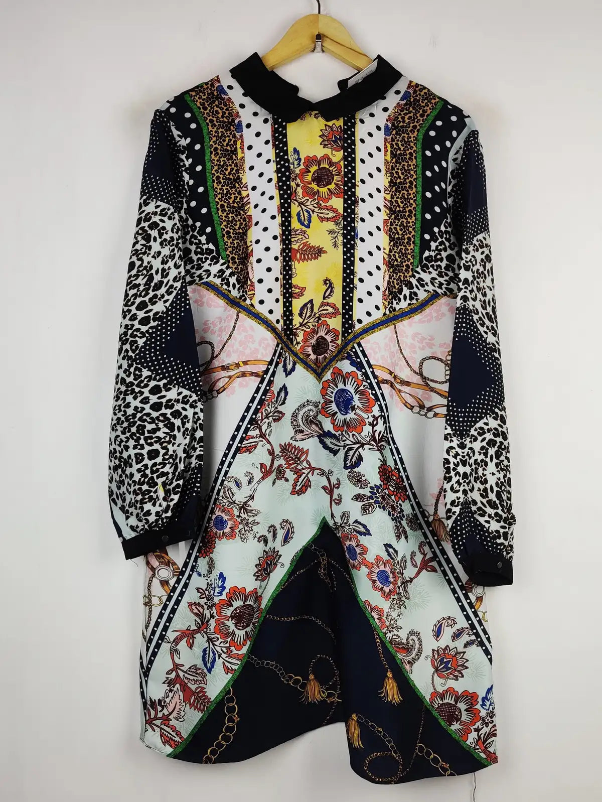 Buy online pre-used pre-loved 100% authentic & Original branded River Island (SWT-5429) available in Pakistan. Top international brands avilable.
