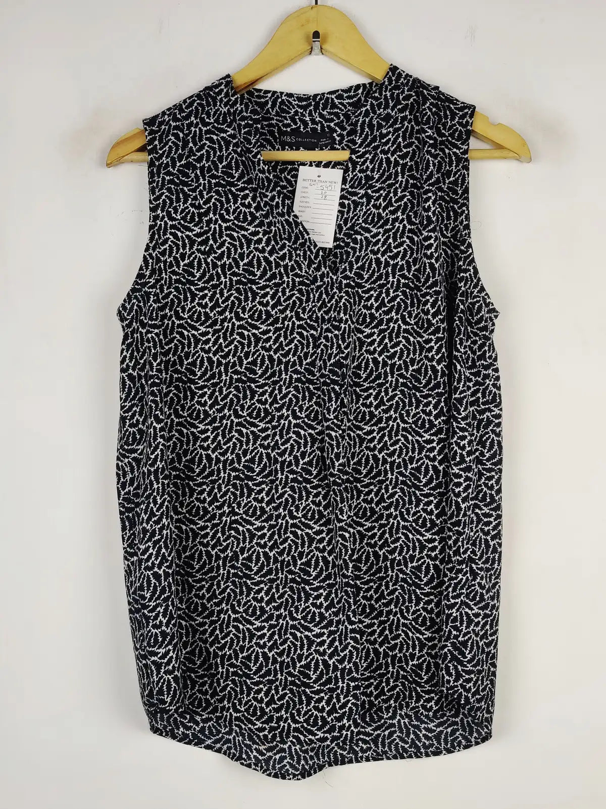 Buy online pre-used pre-loved 100% authentic & Original branded Mark And Spencer (SWT-5451) available in Pakistan. Top international brands avilable.