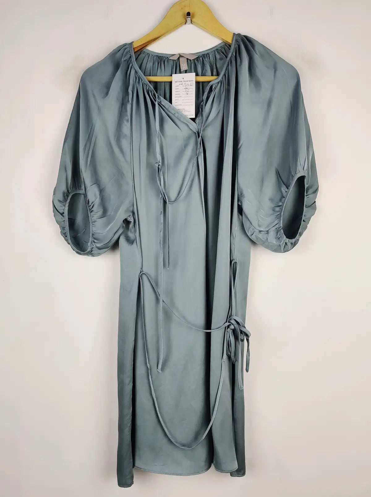 Buy online pre-used pre-loved 100% authentic & Original branded H&M (SWT-5469) available in Pakistan. Top international brands avilable.