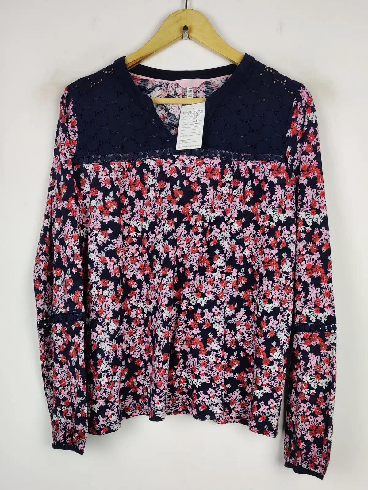 Buy online pre-used pre-loved 100% authentic & Original branded Jenles (SWT-5479) available in Pakistan. Top international brands avilable.