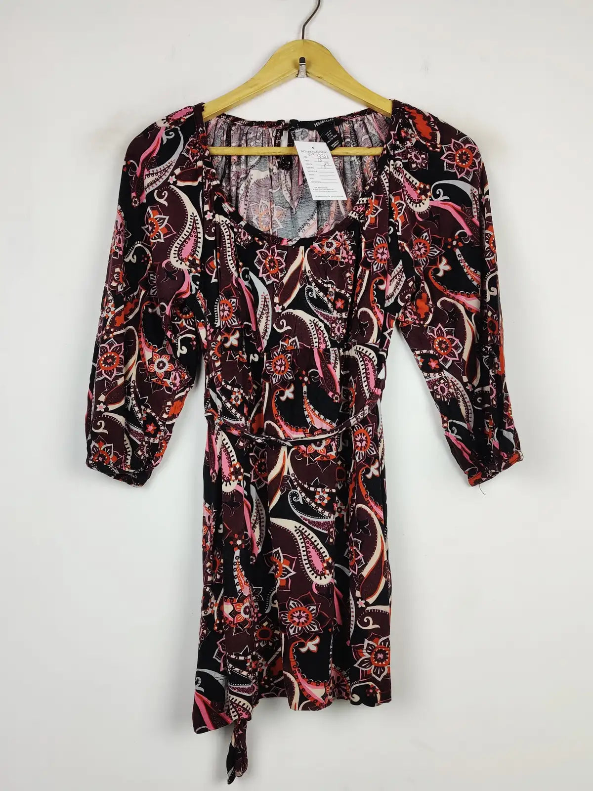 Buy online pre-used pre-loved 100% authentic & Original branded H&M (SWT-5502) available in Pakistan. Top international brands avilable.
