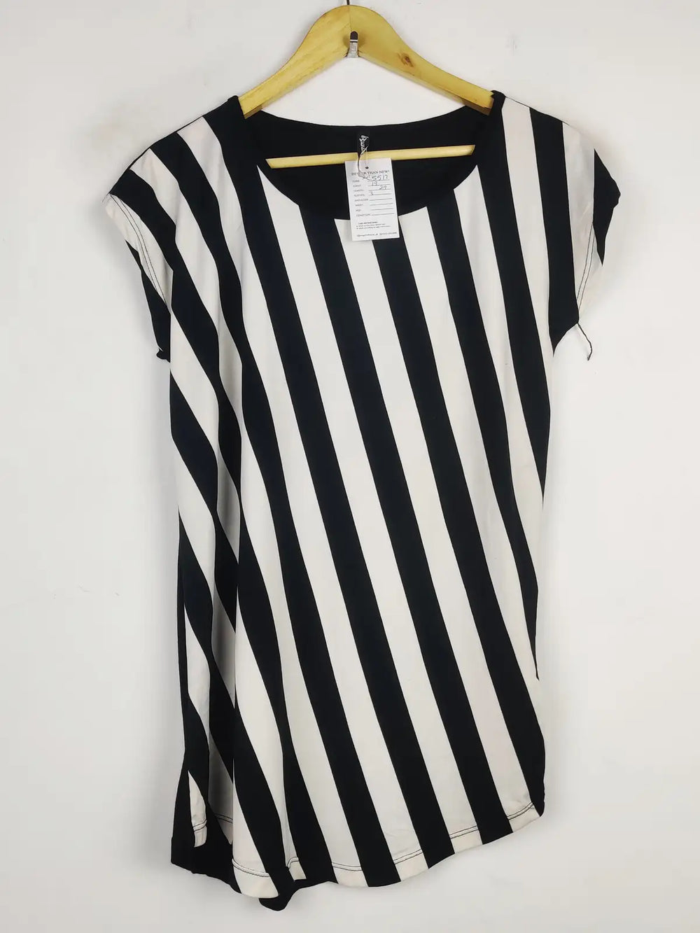 Buy online pre-used pre-loved 100% authentic & Original branded Sweet Heart (SWT-5512) available in Pakistan. Top international brands avilable.