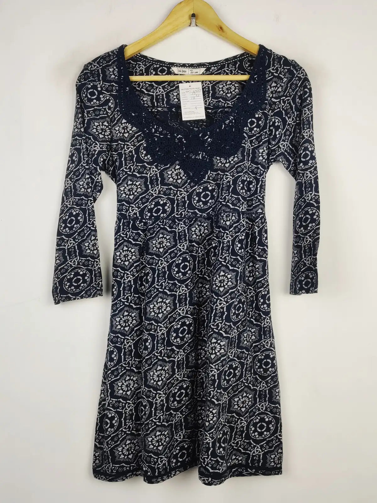 Buy online pre-used pre-loved 100% authentic & Original branded Fat Face (SWT-5527) available in Pakistan. Top international brands avilable.