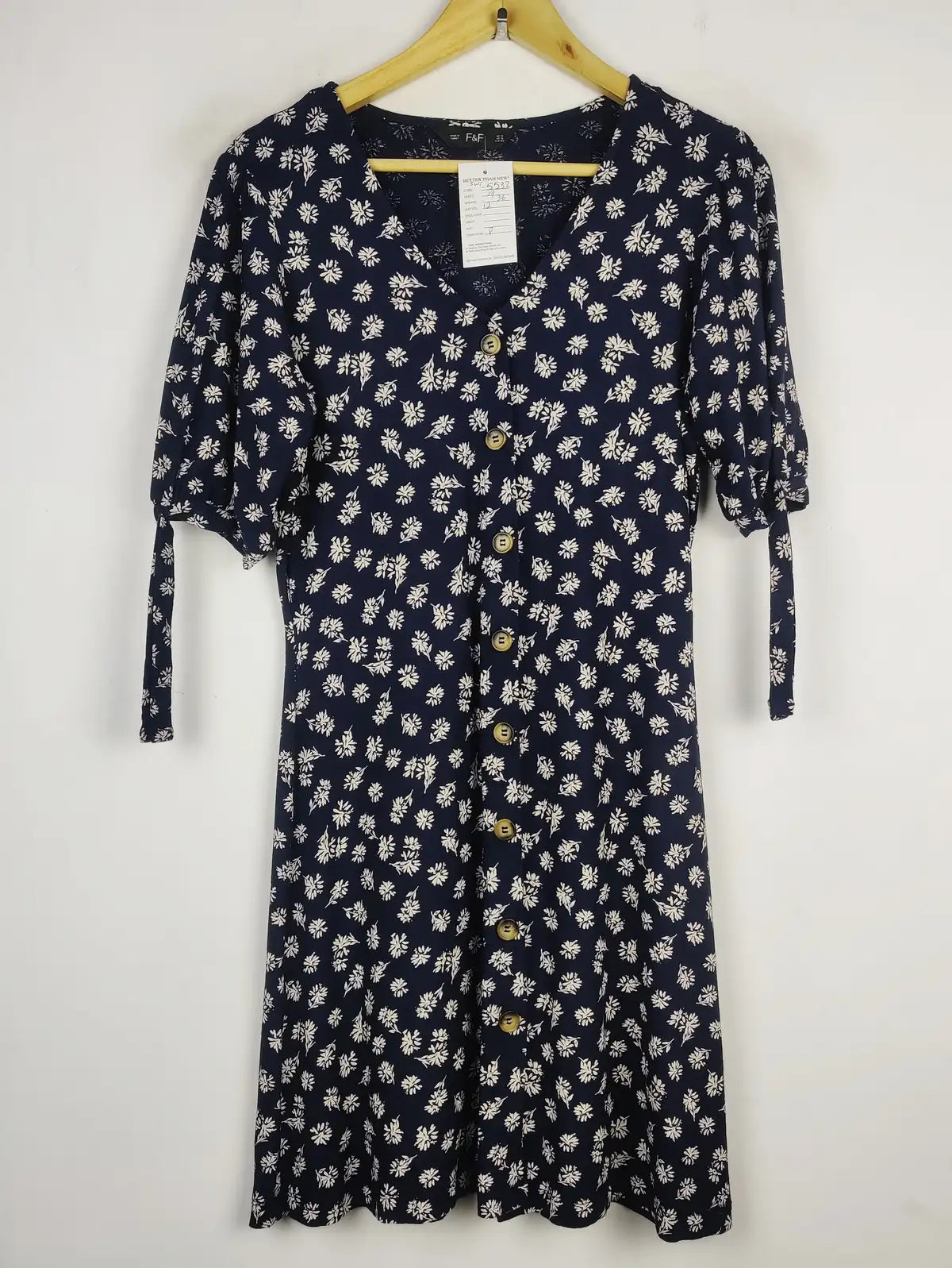Buy online pre-used pre-loved 100% authentic & Original branded F&F (SWT-5532) available in Pakistan. Top international brands avilable.