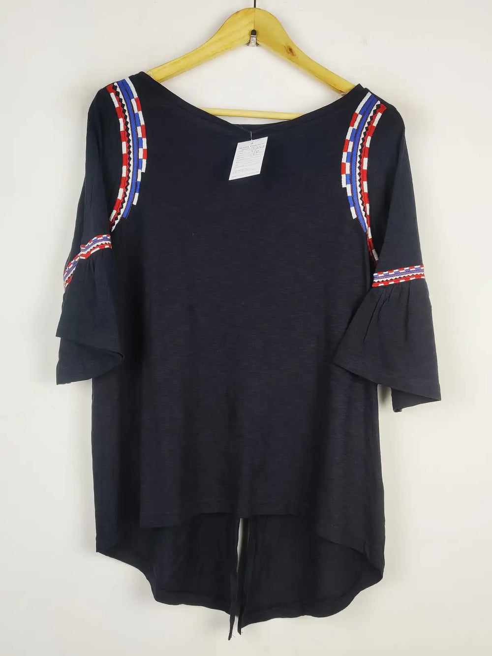 Buy online pre-used pre-loved 100% authentic & Original branded Mark And Spencer (SWT-5553) available in Pakistan. Top international brands avilable.