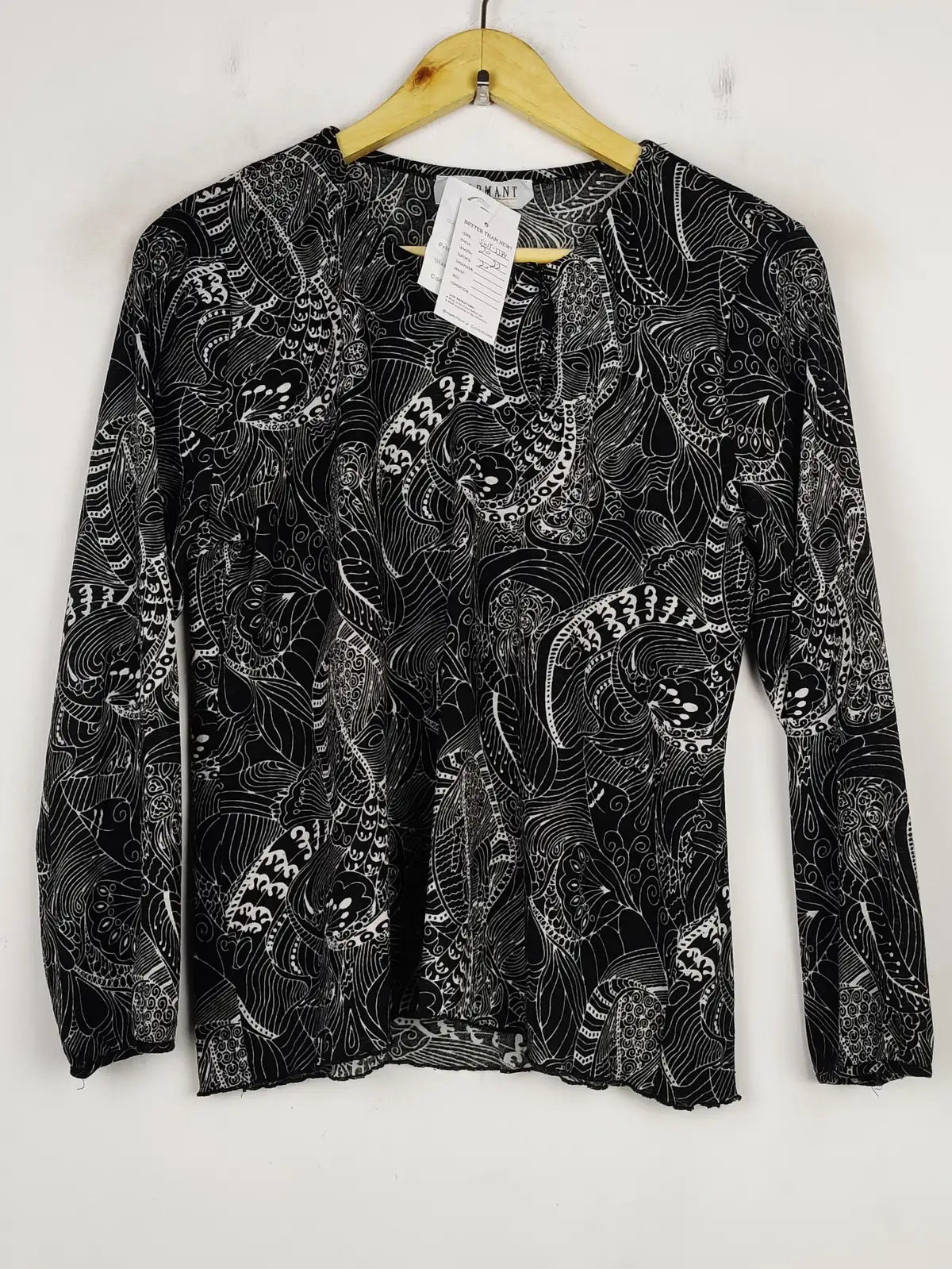 Buy online pre-used pre-loved 100% authentic & Original branded Charmant (SWT-5584) available in Pakistan. Top international brands avilable.
