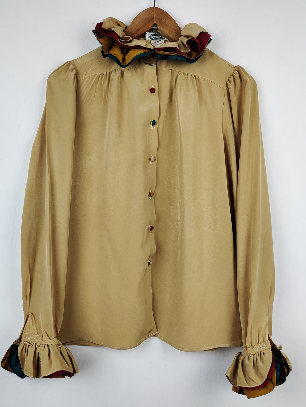 Buy online pre-used pre-loved 100% authentic & Original branded Marcel Laeuller (SWT-565) available in Pakistan. Top international brands avilable.