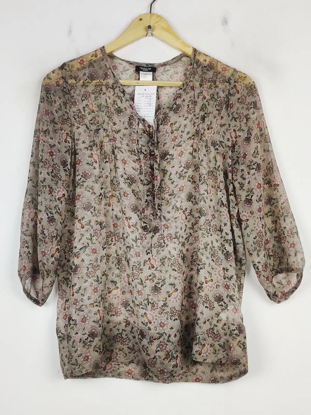 Buy online pre-used pre-loved 100% authentic & Original branded Redoute (SWT-5928) available in Pakistan. Top international brands avilable.