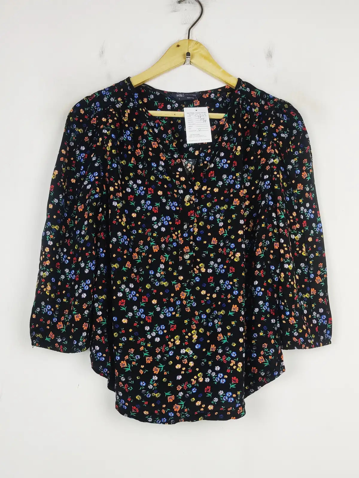 Buy online pre-used pre-loved 100% authentic & Original branded Marks & Spencer (SWT-5943) available in Pakistan. Top international brands avilable.