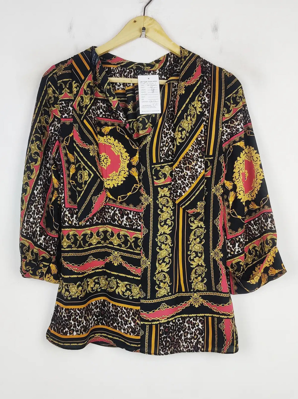 Buy online pre-used pre-loved 100% authentic & Original branded Dorothy Perkins (SWT-5951) available in Pakistan. Top international brands avilable.