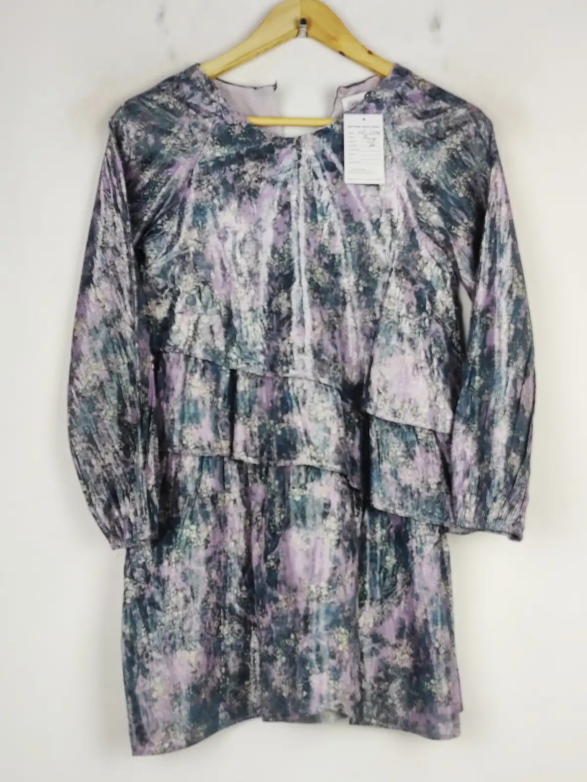 Buy online pre-used pre-loved 100% authentic & Original branded Zara (SWT-5996) available in Pakistan. Top international brands avilable.