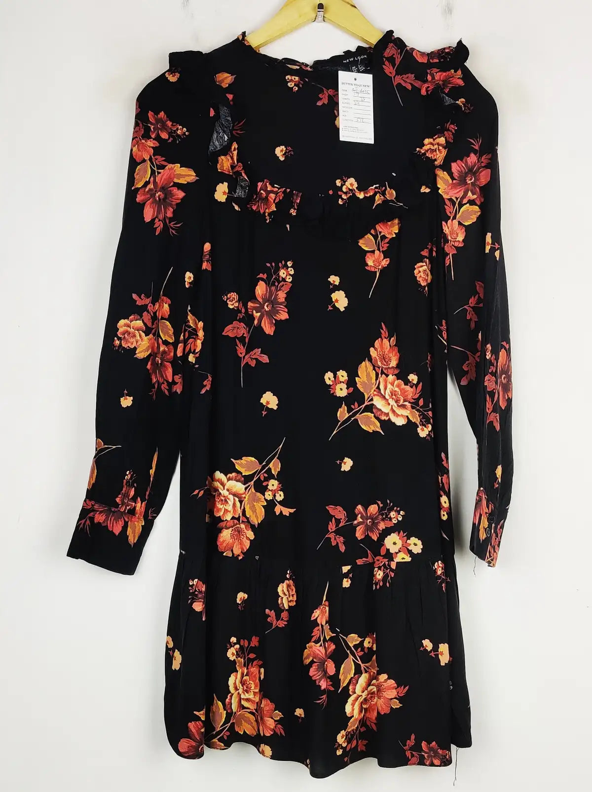 Buy online pre-used pre-loved 100% authentic & Original branded New Look (SWT-6035) available in Pakistan. Top international brands avilable.