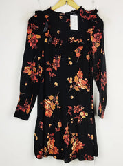 Buy online pre-used pre-loved 100% authentic & Original branded New Look (SWT-6035) available in Pakistan. Top international brands avilable.