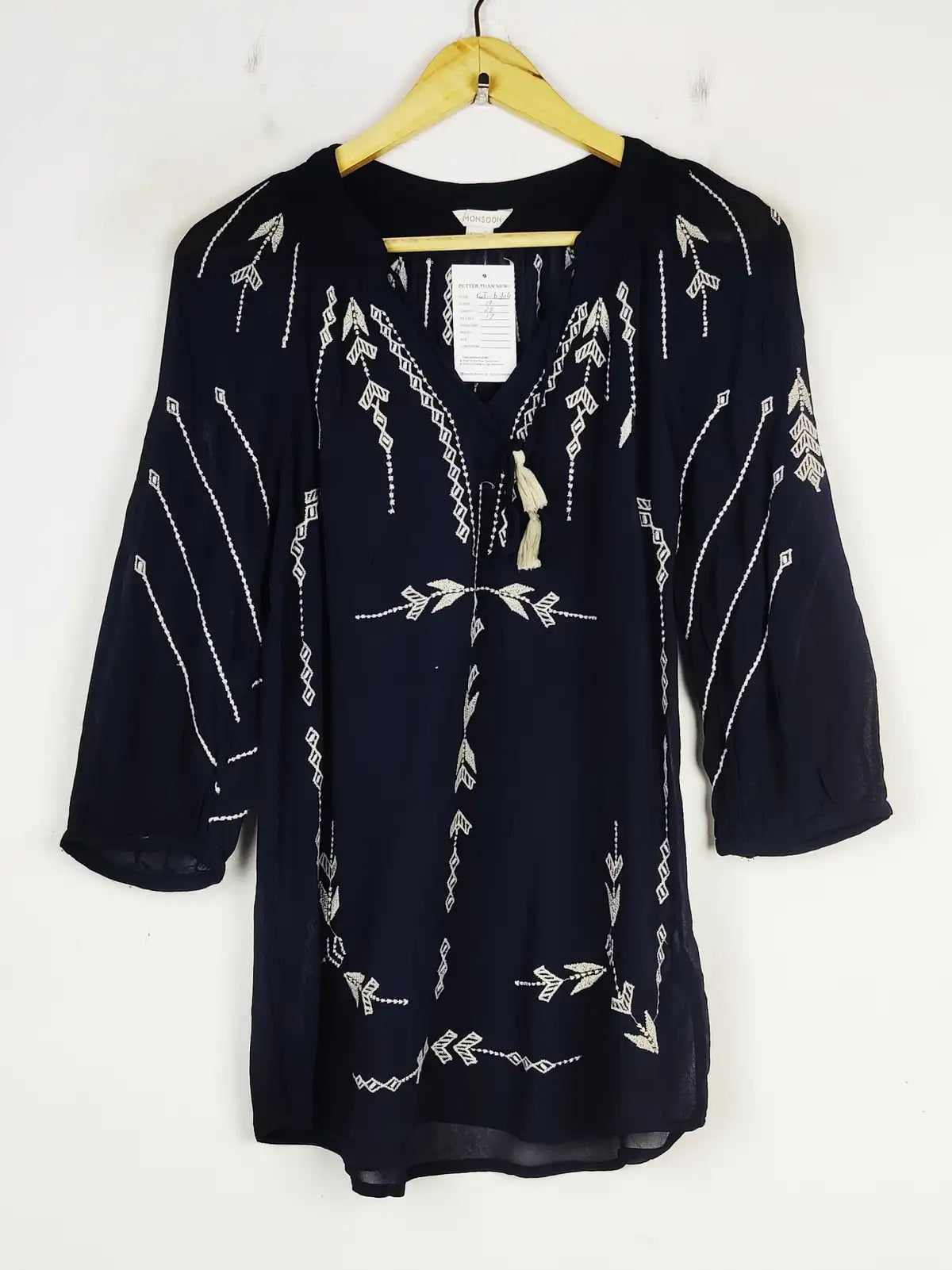 Buy online pre-used pre-loved 100% authentic & Original branded Monsoon (SWT-6044) available in Pakistan. Top international brands avilable.