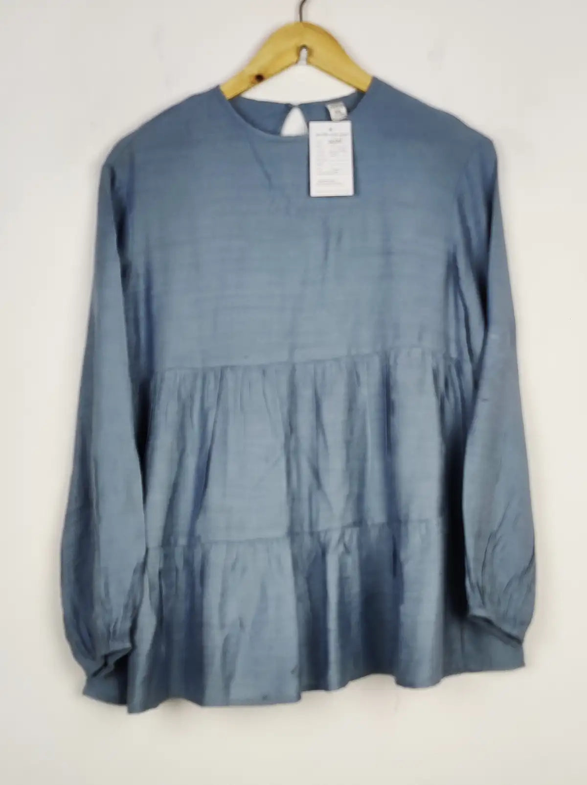 Buy online pre-used pre-loved 100% authentic & Original branded Shein (SWT-6081) available in Pakistan. Top international brands avilable.