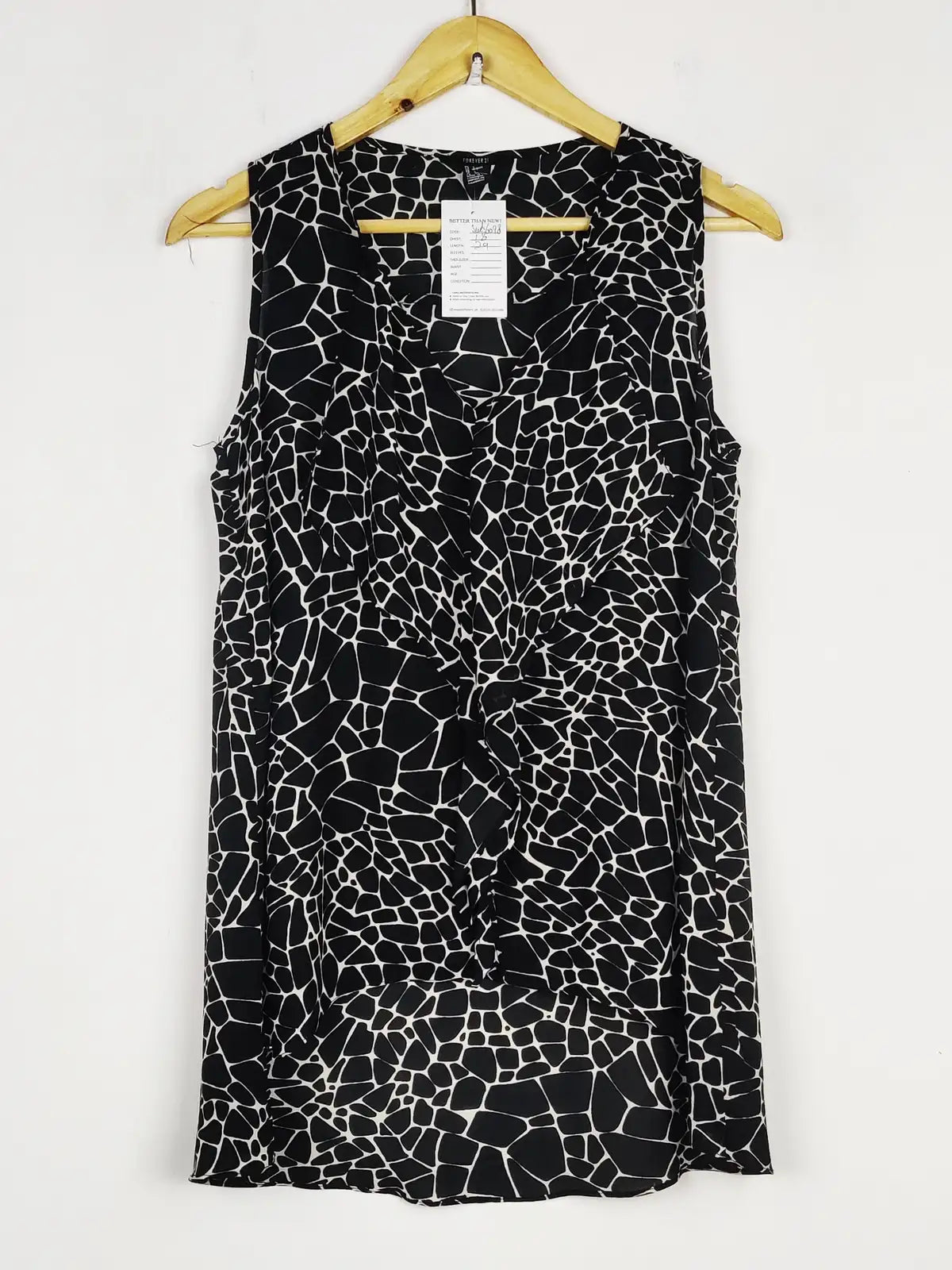 Buy online pre-used pre-loved 100% authentic & Original branded Forever21 (SWT-6098) available in Pakistan. Top international brands avilable.