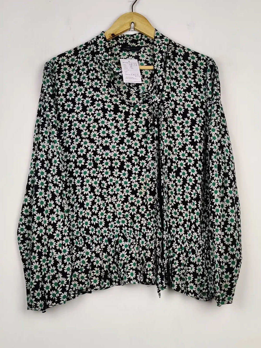 Buy online pre-used pre-loved 100% authentic & Original branded Marks & Spencer (SWT-6103) available in Pakistan. Top international brands avilable.
