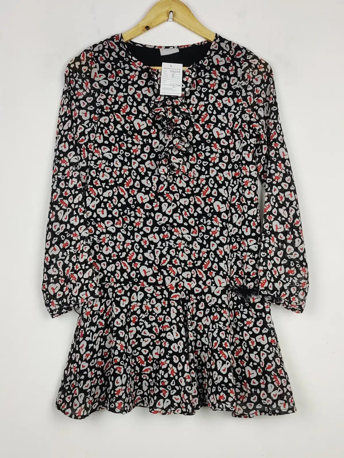 Buy online pre-used pre-loved 100% authentic & Original branded I Love Girlswear (SWT-6108) available in Pakistan. Top international brands avilable.