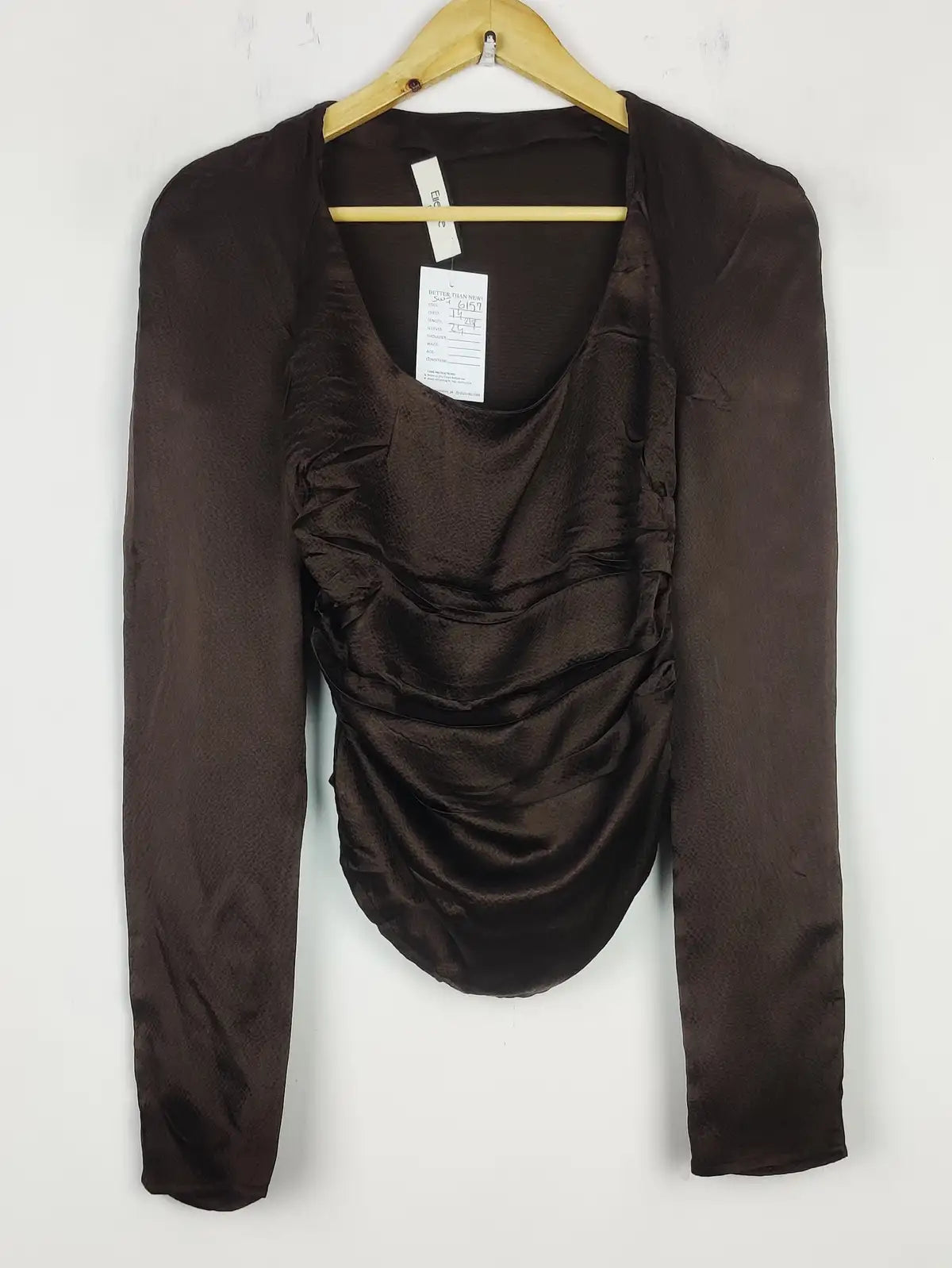 Buy online pre-used pre-loved 100% authentic & Original branded Eiieme (SWT-6157) available in Pakistan. Top international brands avilable.