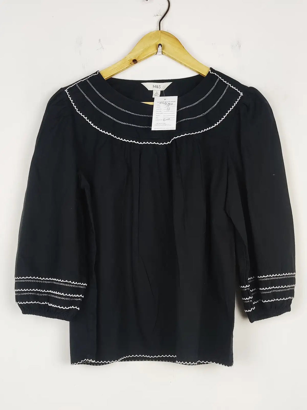 Buy online pre-used pre-loved 100% authentic & Original branded Marks & Spencer (SWT-6159) available in Pakistan. Top international brands avilable.