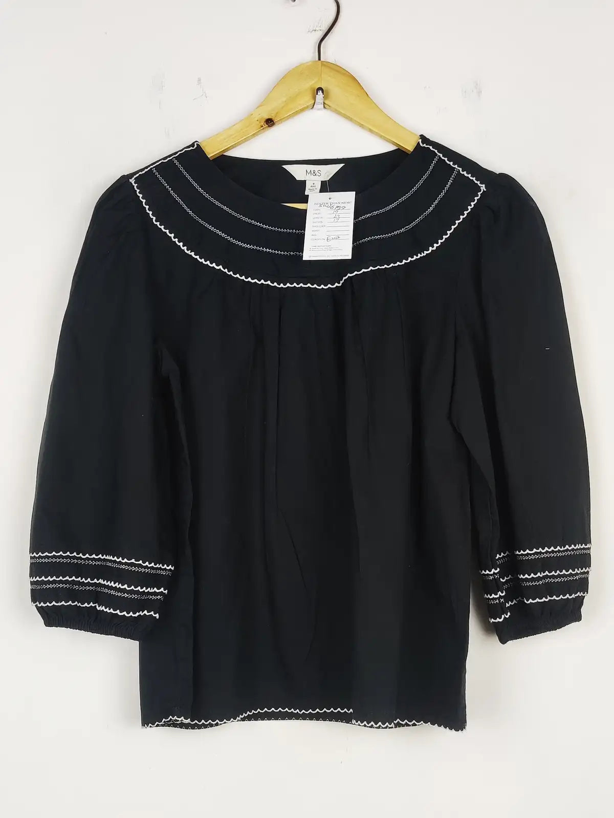 Buy online pre-used pre-loved 100% authentic & Original branded Marks & Spencer (SWT-6159) available in Pakistan. Top international brands avilable.