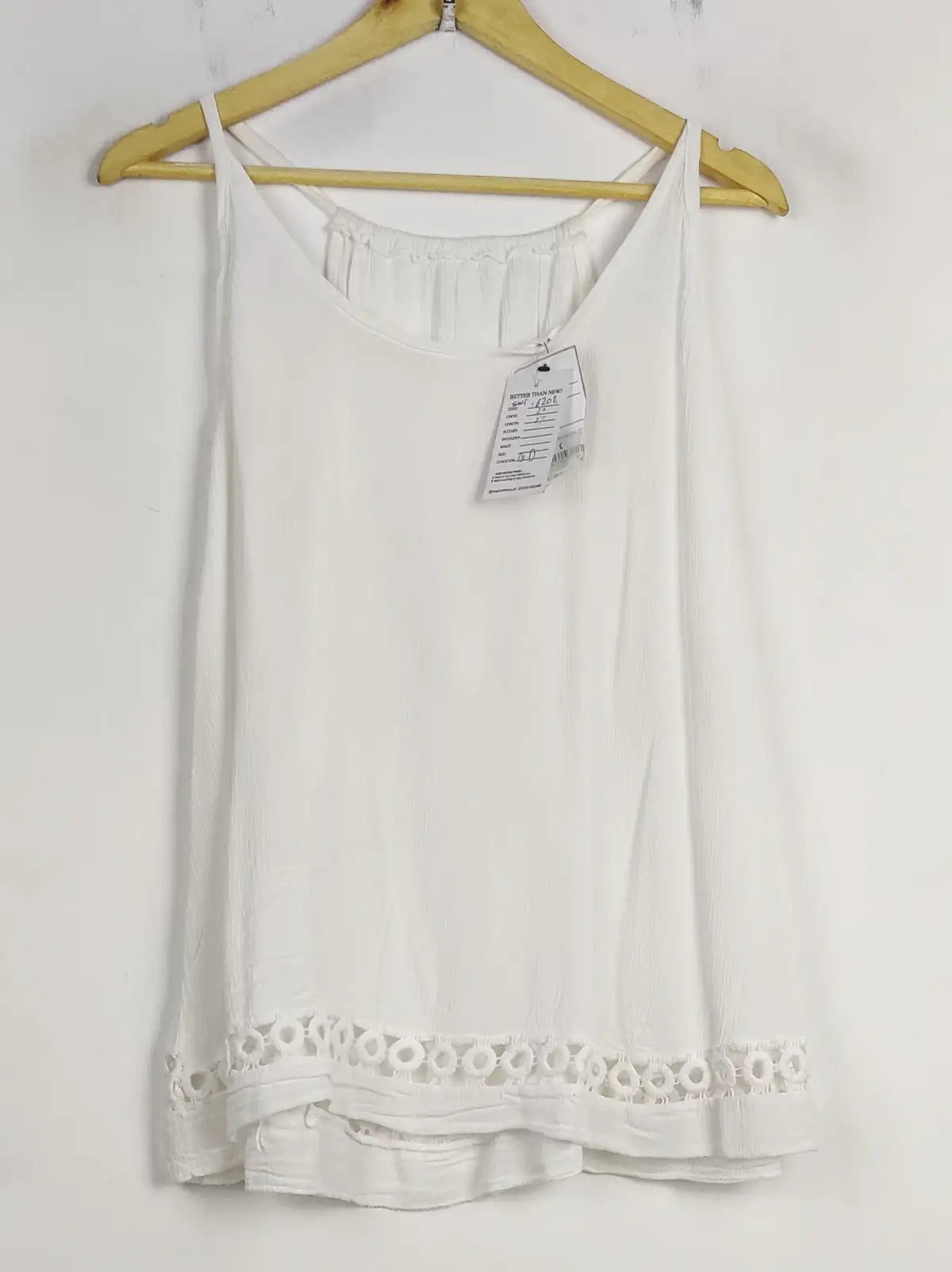 Buy online pre-used pre-loved 100% authentic & Original branded Unknown Brand (SWT-6202) available in Pakistan. Top international brands avilable.