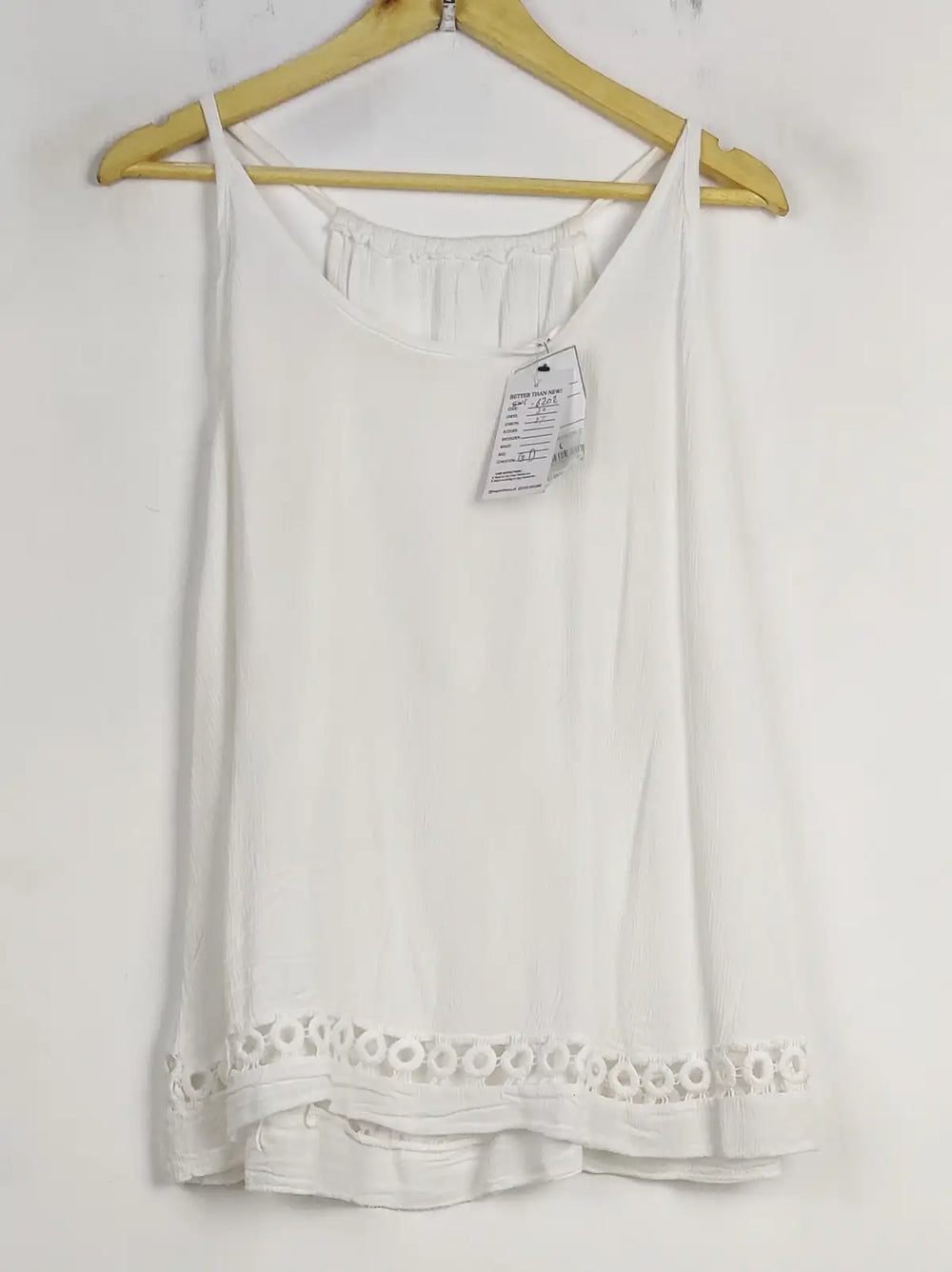 Buy online pre-used pre-loved 100% authentic & Original branded Unknown Brand (SWT-6202) available in Pakistan. Top international brands avilable.