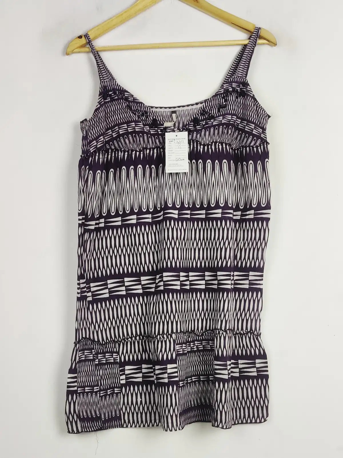 Buy online pre-used pre-loved 100% authentic & Original branded Unknown Brand (SWT-6217) available in Pakistan. Top international brands avilable.