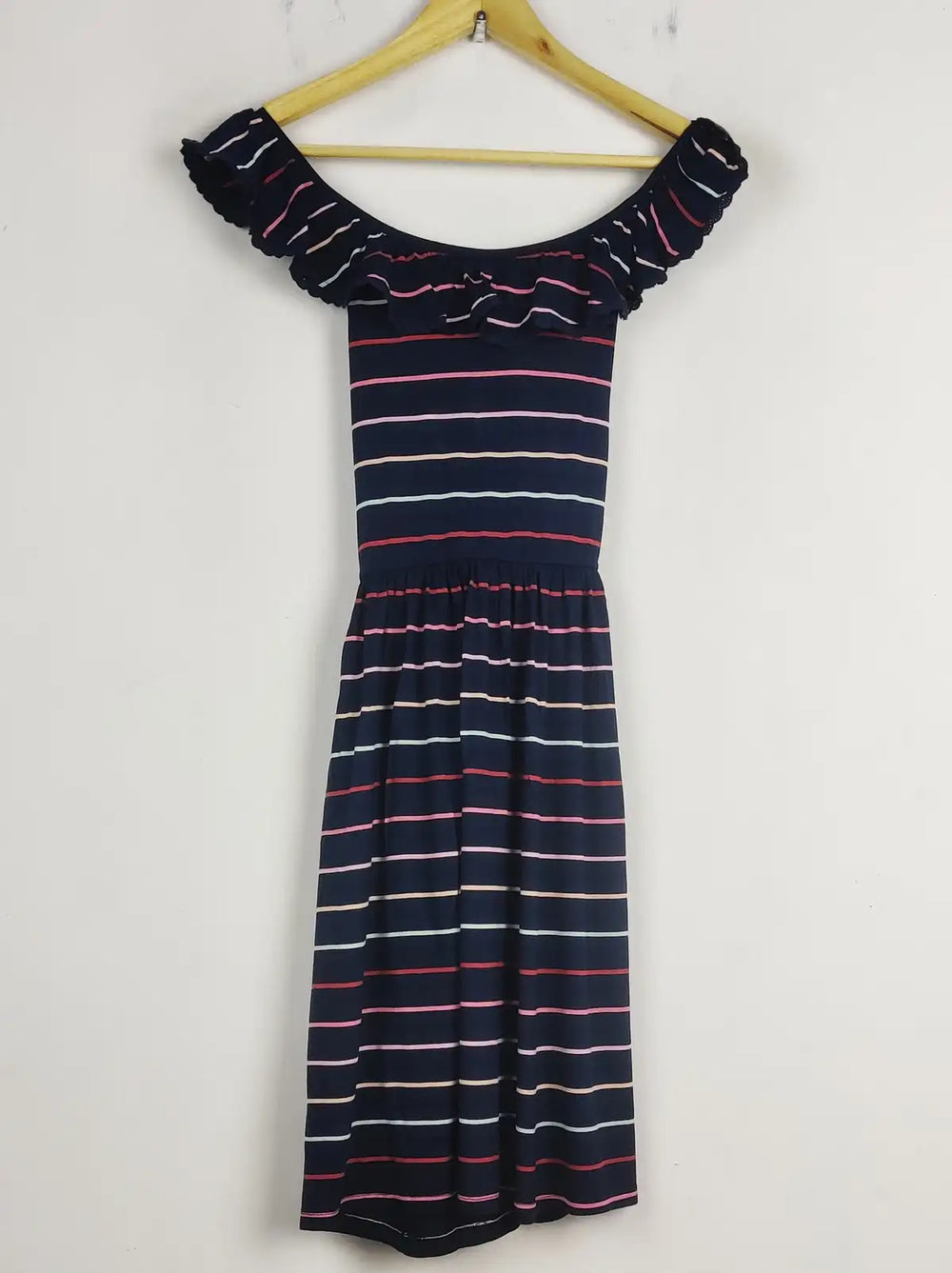 Buy online pre-used pre-loved 100% authentic & Original branded Oasis (SWT-6238) available in Pakistan. Top international brands avilable.
