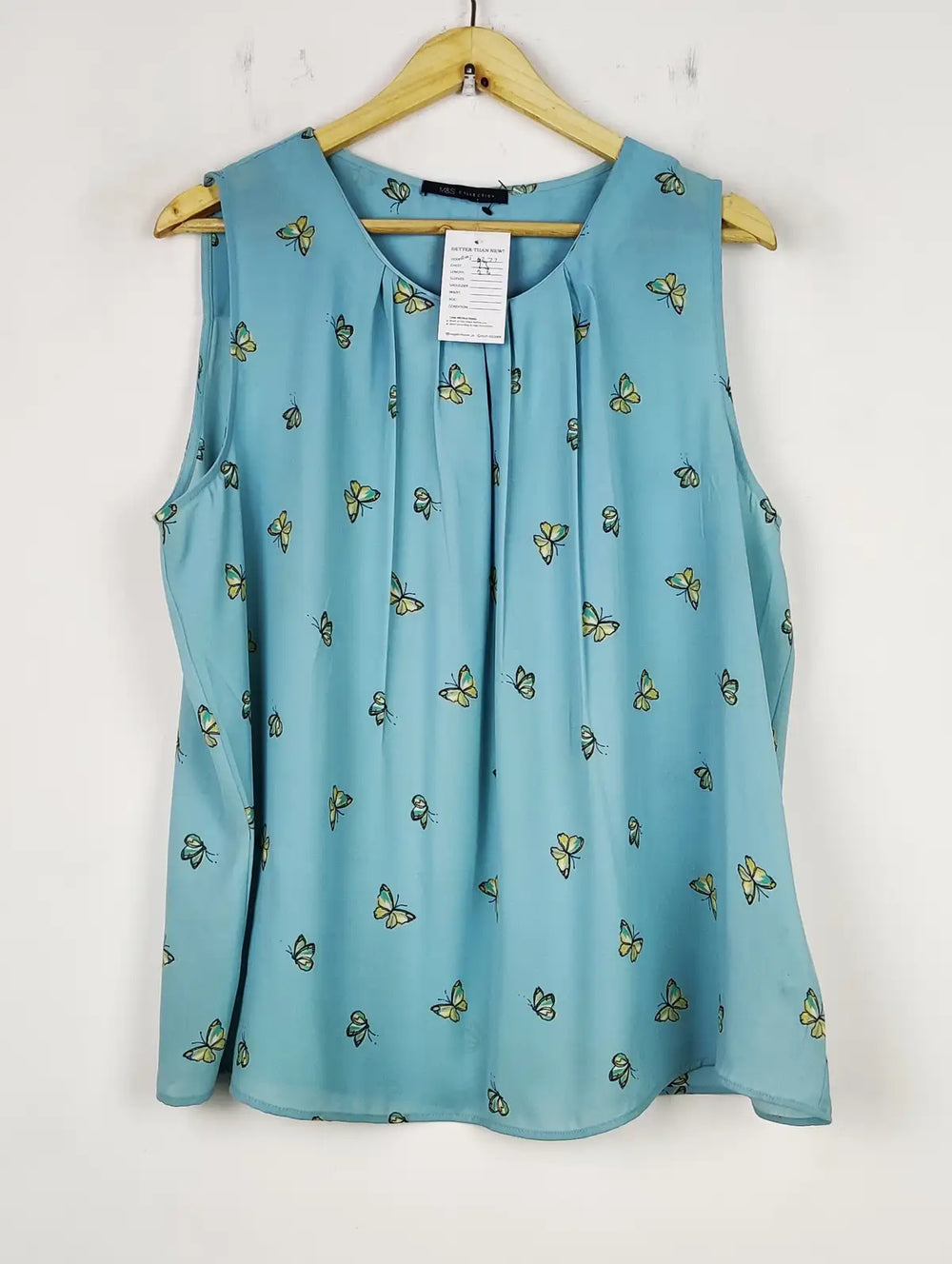 Buy online pre-used pre-loved 100% authentic & Original branded Mark & Spencer (SWT-6277) available in Pakistan. Top international brands avilable.