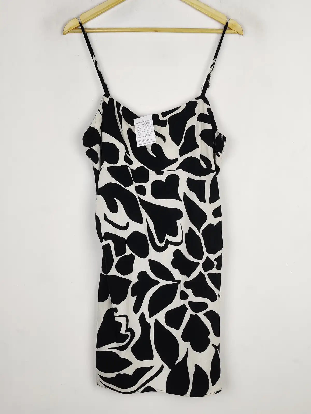 Buy online pre-used pre-loved 100% authentic & Original branded Unknown Brand (SWT-6341) available in Pakistan. Top international brands avilable.