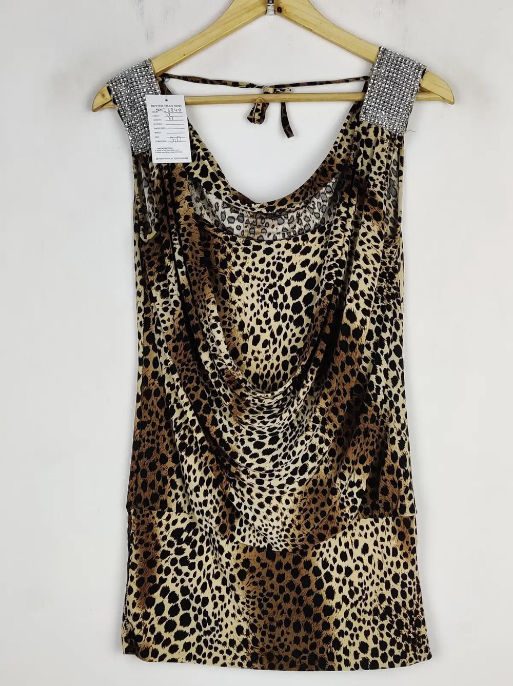 Buy online pre-used pre-loved 100% authentic & Original branded Unknown Brand (SWT-6349) available in Pakistan. Top international brands avilable.