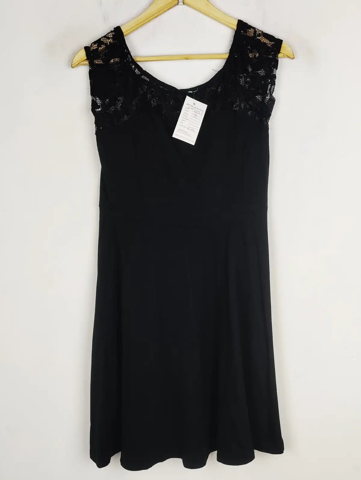 Buy online pre-used pre-loved 100% authentic & Original branded New Look (SWT-6353) available in Pakistan. Top international brands avilable.