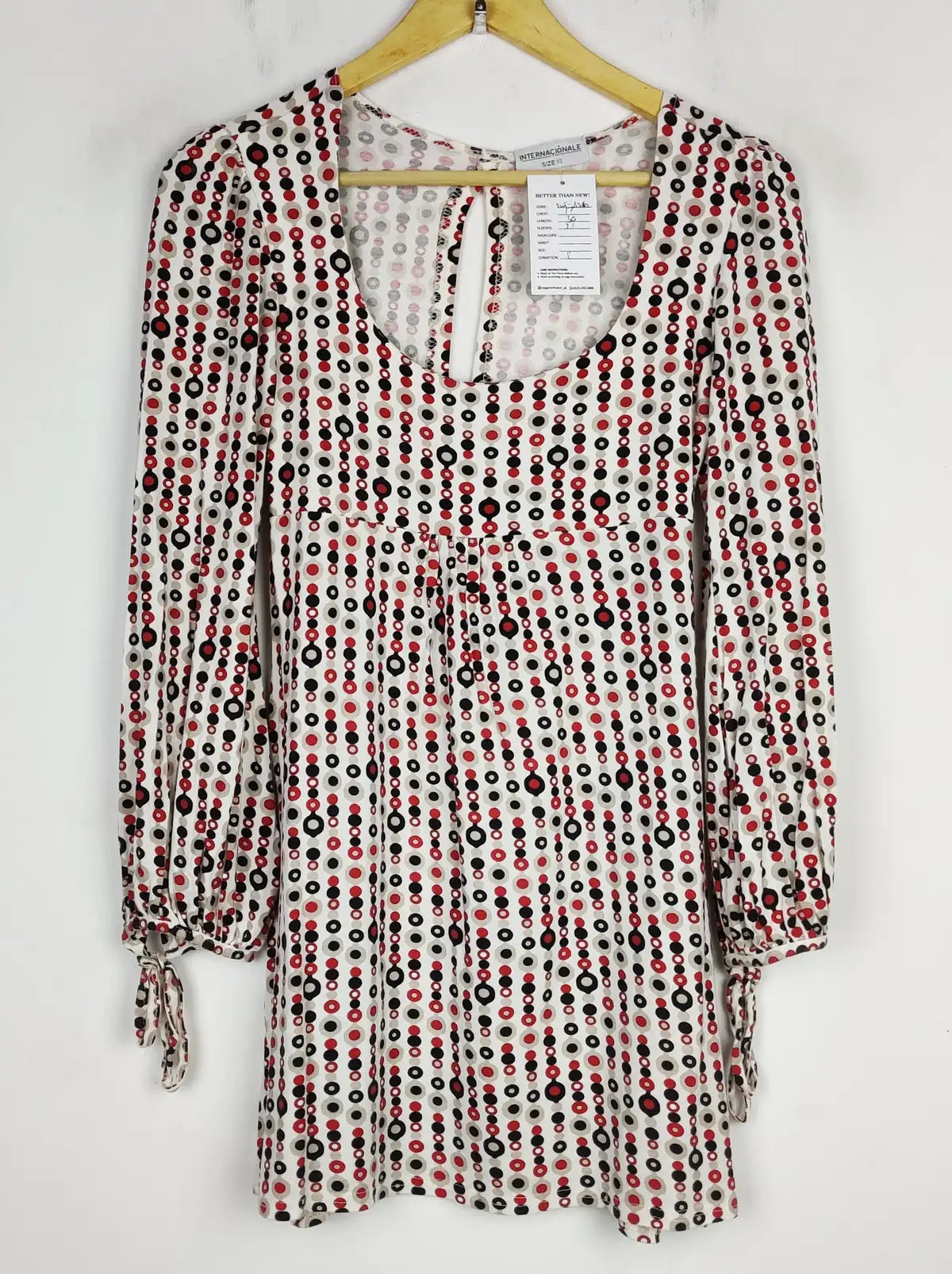 Buy online pre-used pre-loved 100% authentic & Original branded Internacionale (SWT-6362) available in Pakistan. Top international brands avilable.