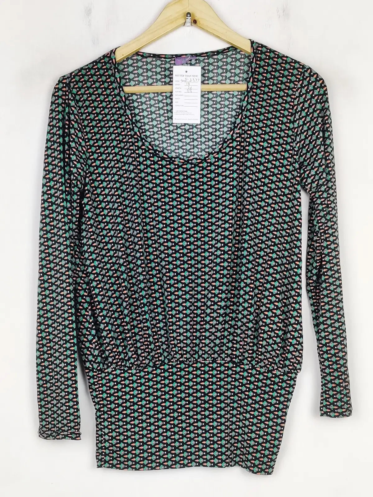 Buy online pre-used pre-loved 100% authentic & Original branded Onjenu (SWT-6377) available in Pakistan. Top international brands avilable.