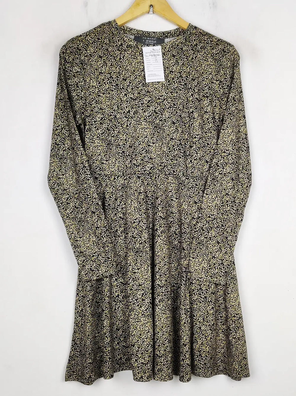 Buy online pre-used pre-loved 100% authentic & Original branded Primark (SWT-6409) available in Pakistan. Top international brands avilable.